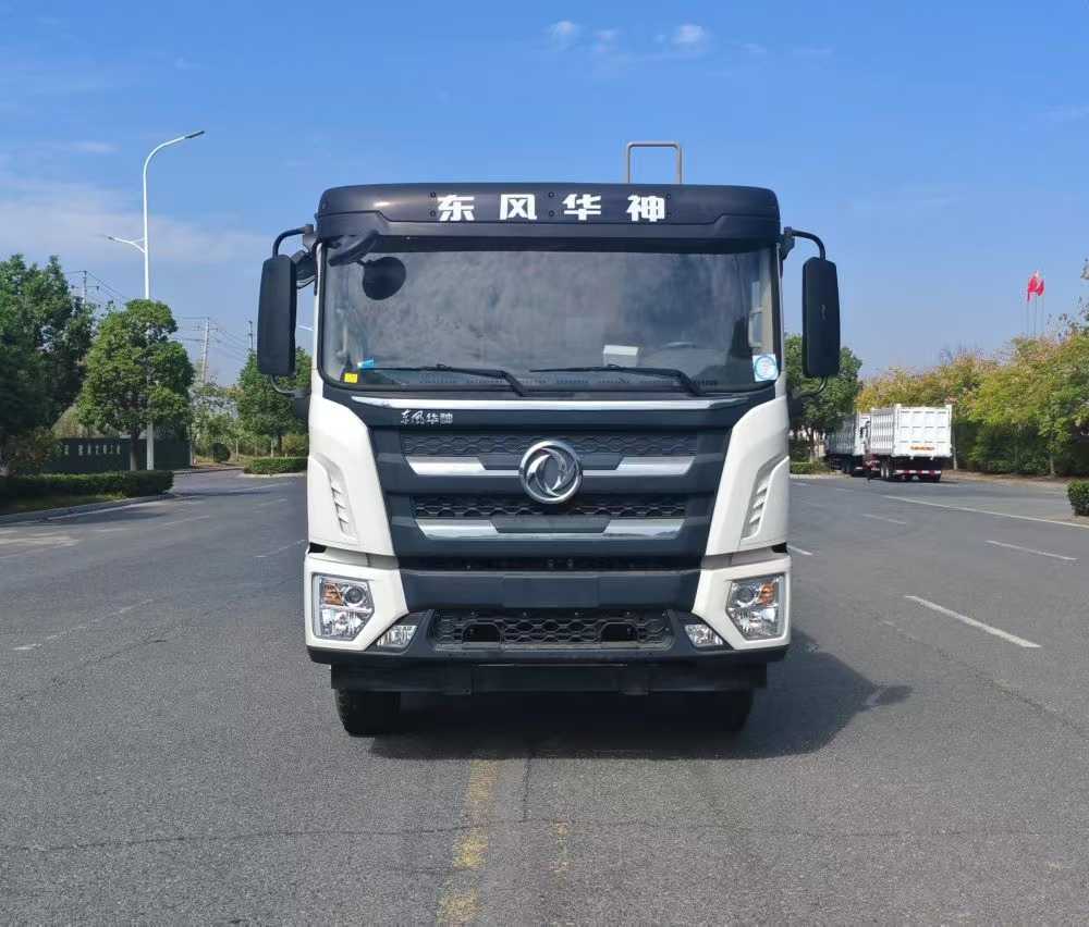 東風(fēng)華神18噸純電動壓縮式垃圾運輸車圖片2