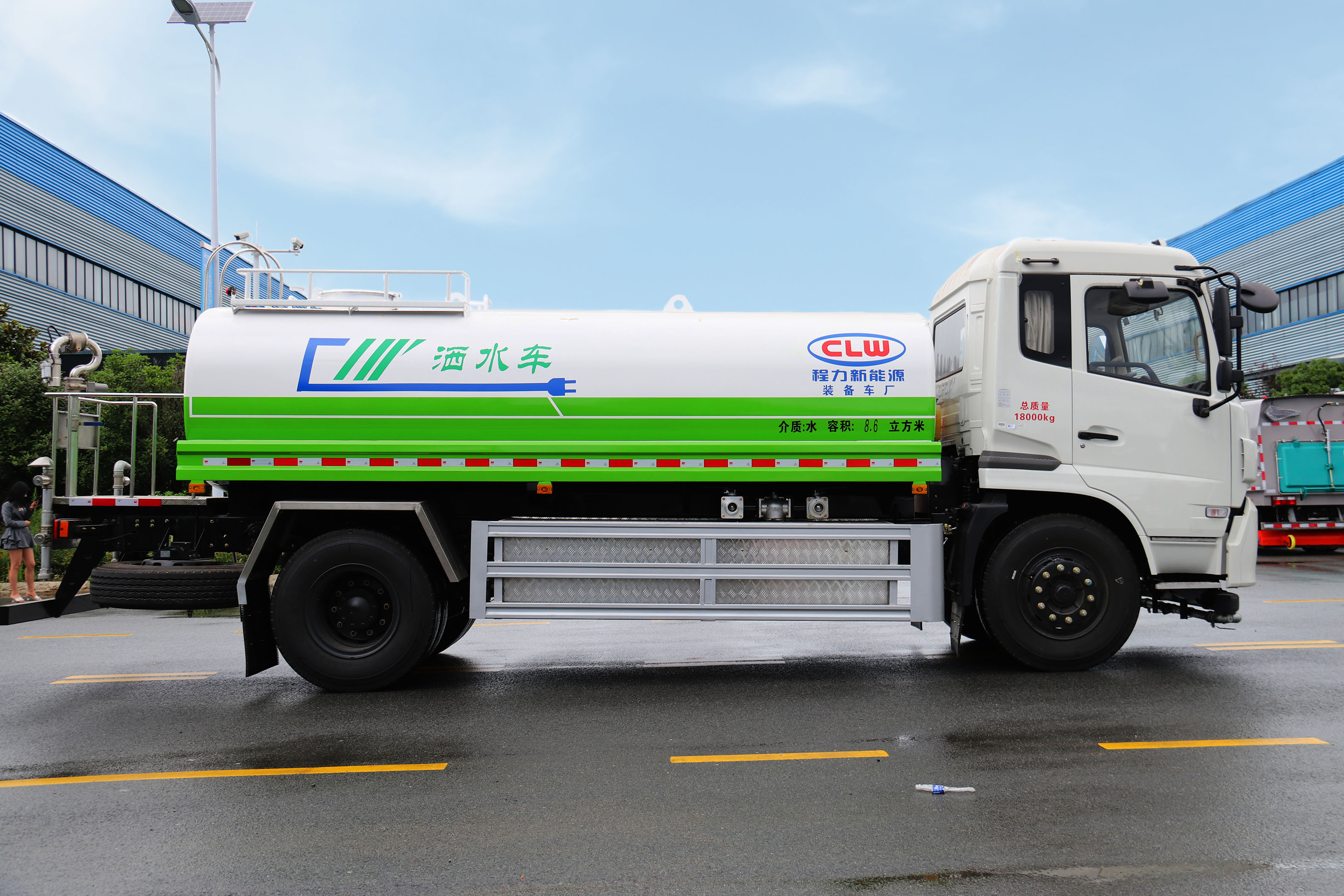 東風天錦8.6方純電動綠化灑水車圖片3