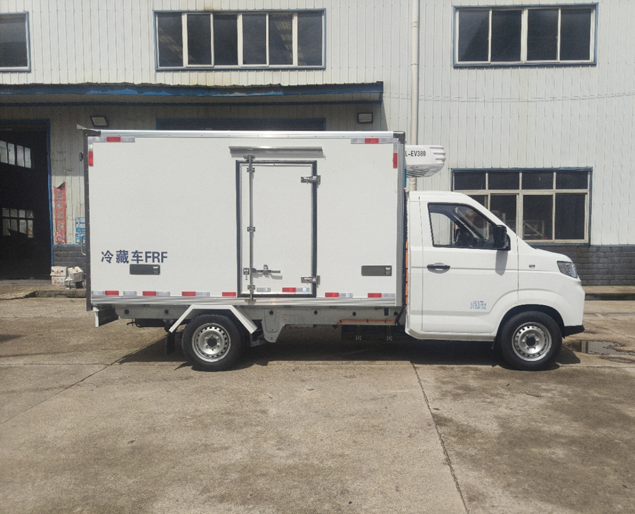 奇瑞開(kāi)瑞X5純電動(dòng)冷藏車50.38度電EV圖片3