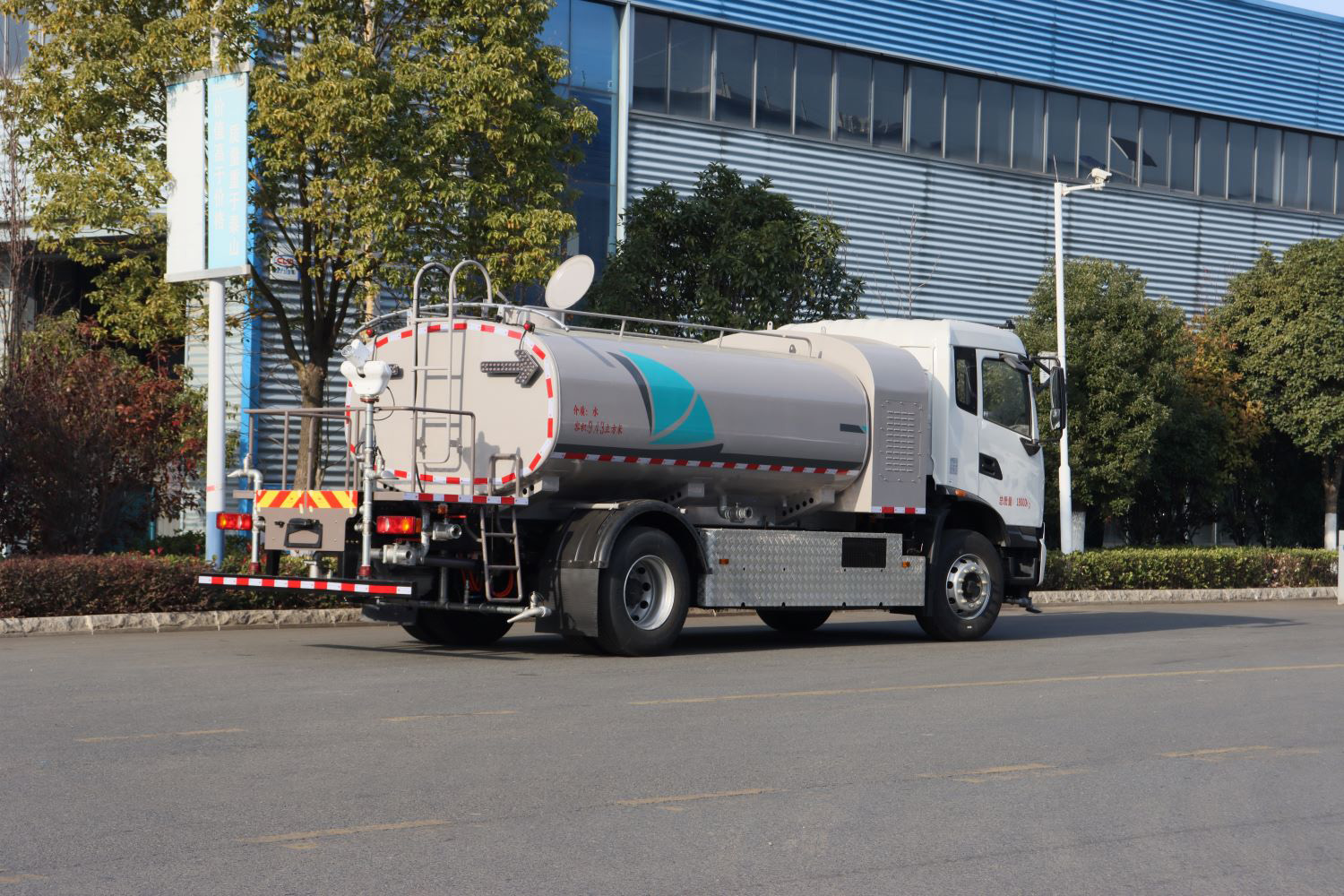 東風天錦純電動10方多功能灑水車圖片4