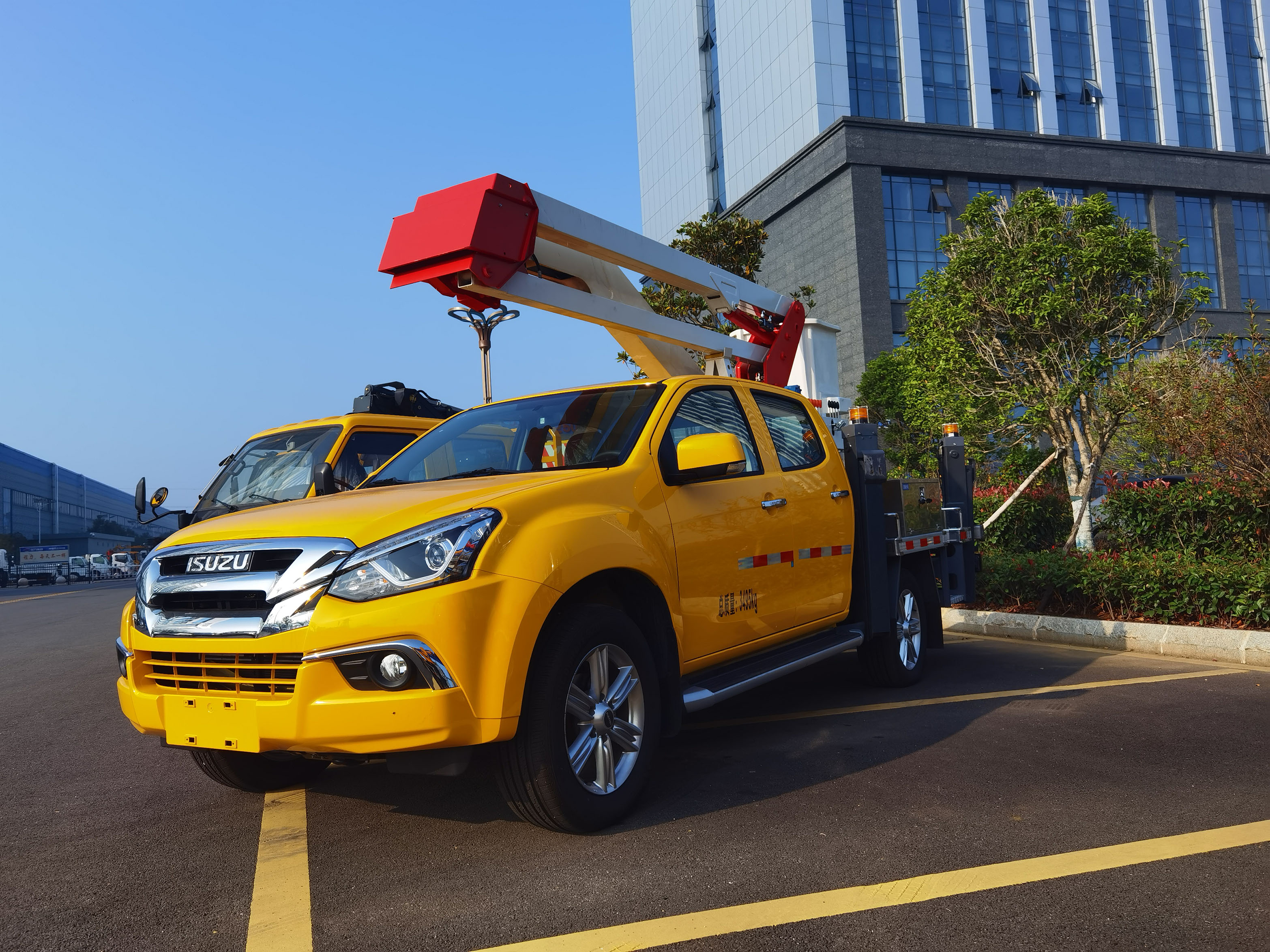 江西五十鈴皮卡13米帶電高空作業車圖片4